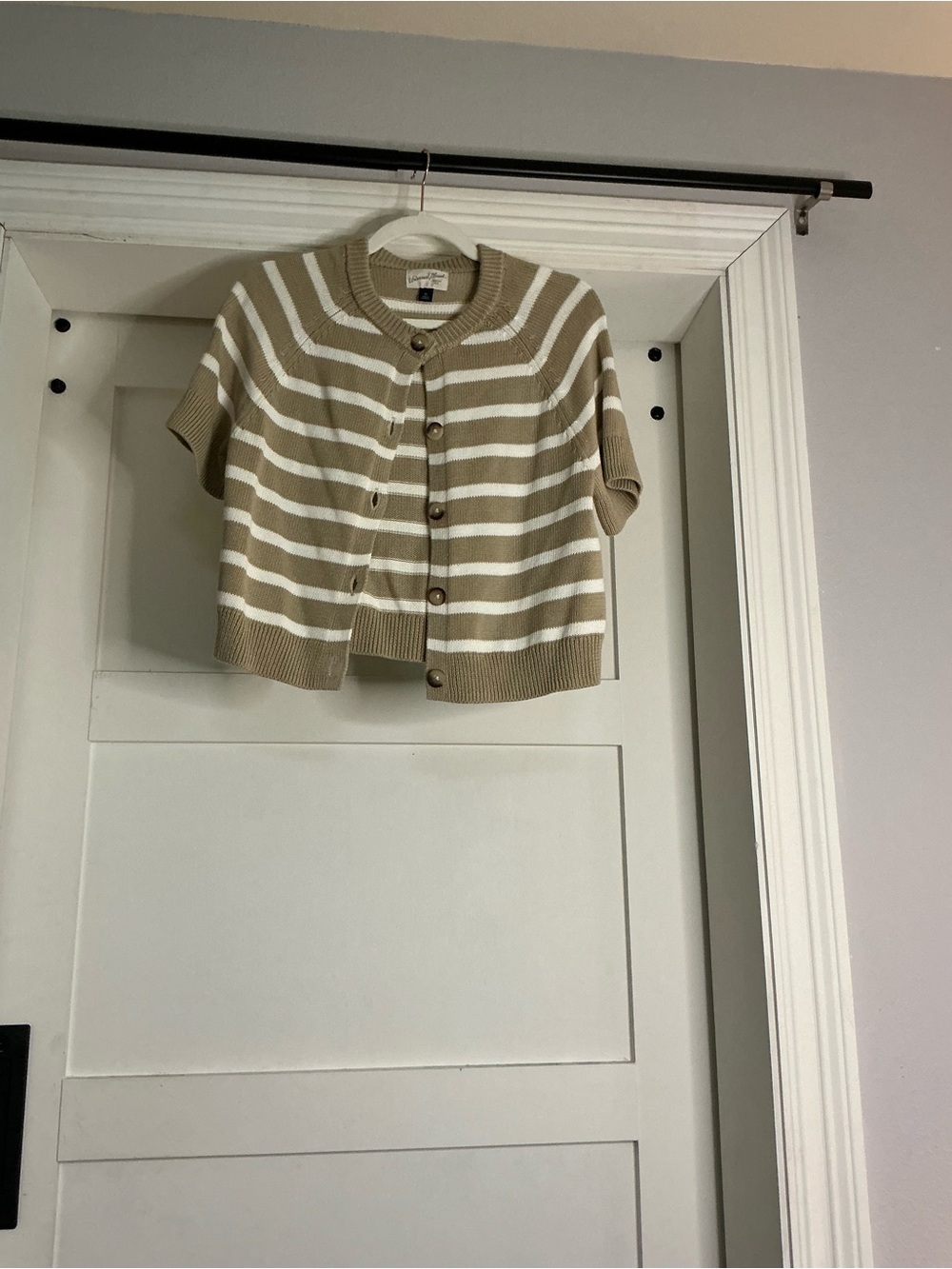 Universal Thread Cropped Short-Sleeve Striped Cardigan in Beige and White